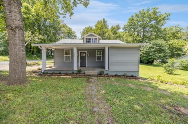 property at 322 E 15th St