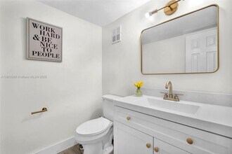 10611 SW 113th Pl in Miami, FL - Building Photo - Building Photo