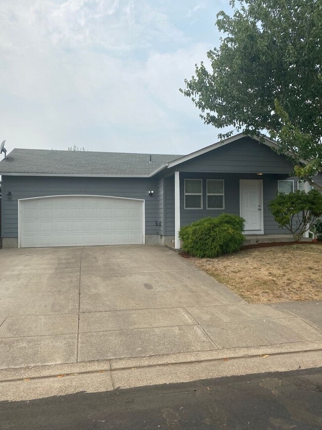 2352 Boston St SE in Albany, OR - Building Photo - Building Photo