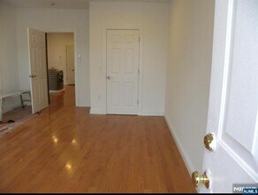43 Ridgewood Blvd E in Ridgewood, NJ - Building Photo - Building Photo