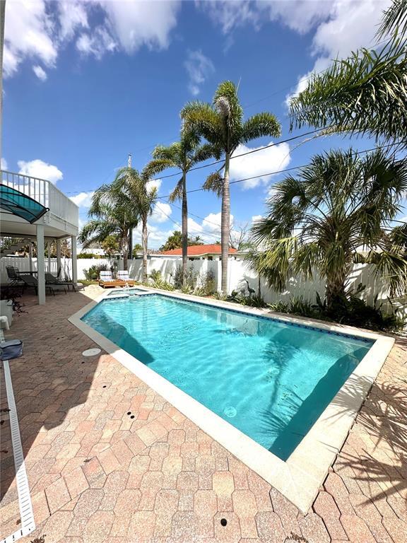 14007 Vivian Dr in Madeira Beach, FL - Building Photo - Building Photo