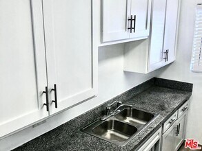 1015 N Edinburgh Ave in West Hollywood, CA - Building Photo - Building Photo