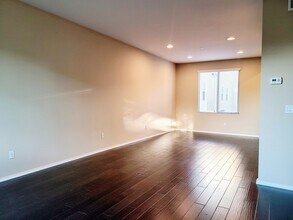 5351 Ocean, Unit 105 in Hawthorne, CA - Building Photo - Building Photo