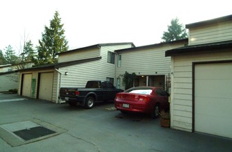 15638 8th Ave SW in Burien, WA - Building Photo - Building Photo