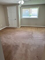 4924 Washington Ave SE, Unit Apt. A in Charleston, WV - Building Photo