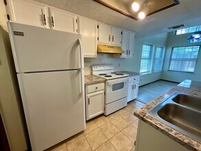1411 Hi Cir N in Horseshoe Bay, TX - Building Photo - Building Photo