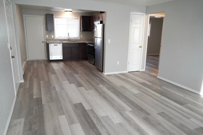 11025 16th Ave SW, Unit 202 in Seattle, WA - Foto de edificio - Building Photo