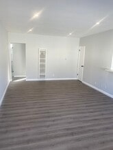 1223 N Kingsley Dr, Unit Kingsley Apt #5 in Los Angeles, CA - Foto de edificio - Building Photo