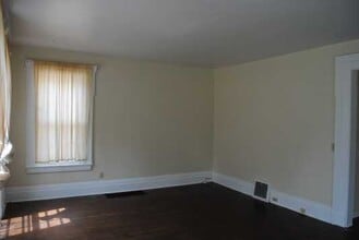 424 W Dutton St in Kalamazoo, MI - Building Photo - Building Photo