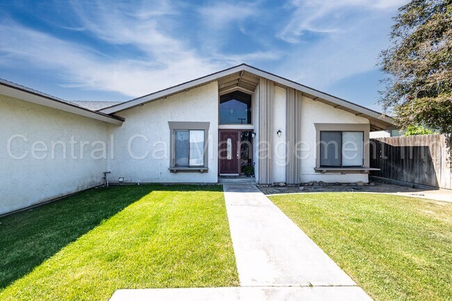 3105 S Real Rd in Bakersfield, CA - Building Photo - Building Photo