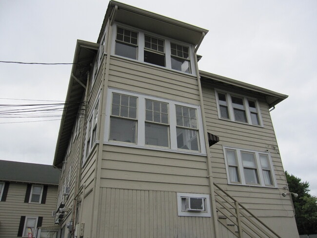 795 Concord St, Unit 3 in Framingham, MA - Building Photo - Building Photo