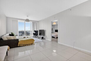 9595 Collins Ave in Bal Harbour, FL - Building Photo