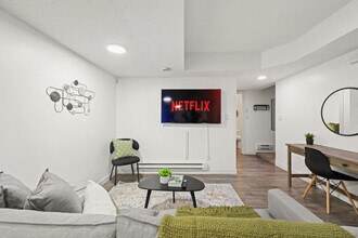 10749-10792 92 St NW in Edmonton, AB - Building Photo - Building Photo