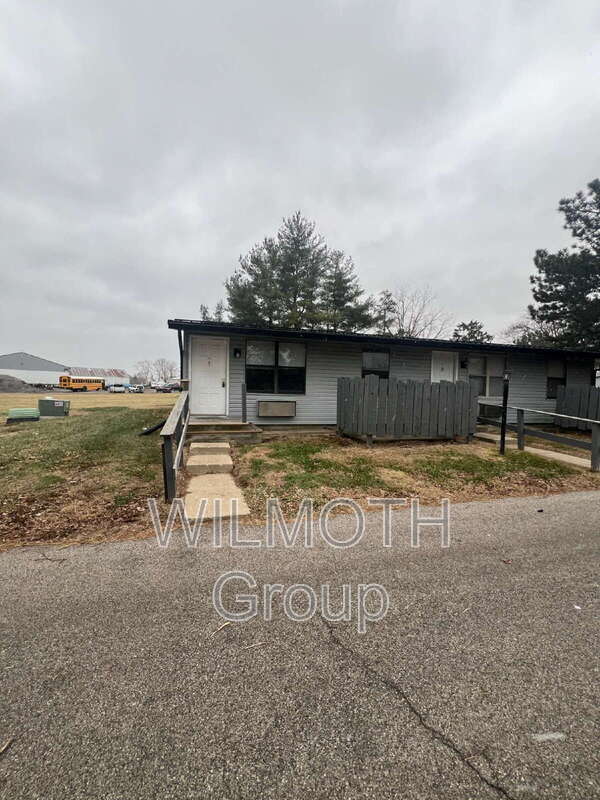 property at 2000 Indianapolis Rd