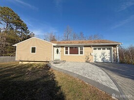 7 Joseph Ct in South Amboy, NJ - Building Photo