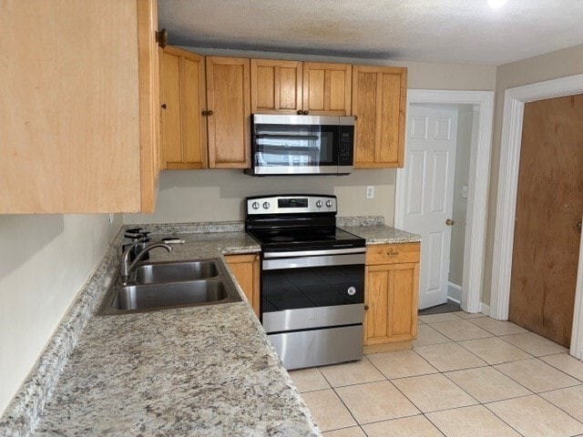 84 Vernal St in Everett, MA - Foto de edificio - Building Photo