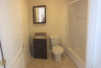 820 Merrimack St in Lowell, MA - Building Photo - Building Photo