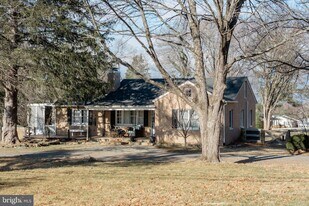 1548 Weston Ln in Middleburg, VA - Building Photo