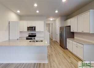 136 Fremont Ln in Pooler, GA - Foto de edificio - Building Photo