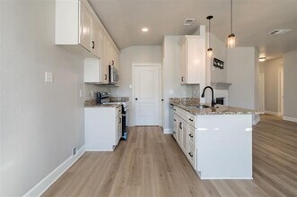 205 Port Ingleside Dr in Little Elm, TX - Foto de edificio - Building Photo