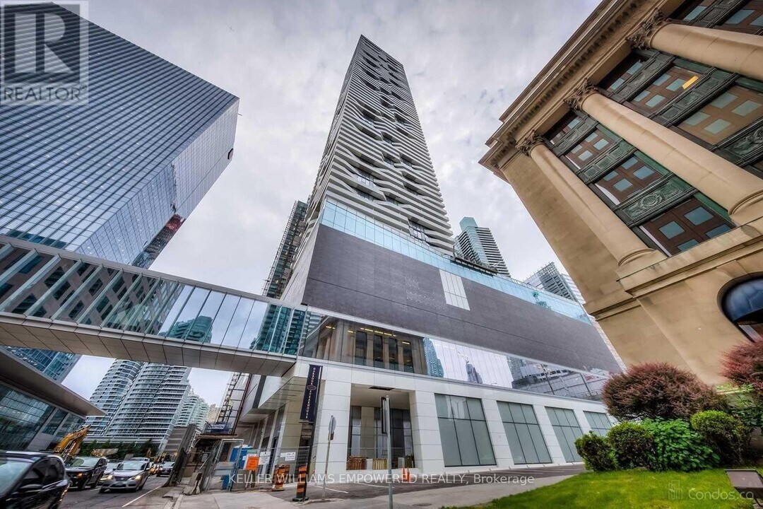 88-4588 Harbour St in Toronto, ON - Building Photo