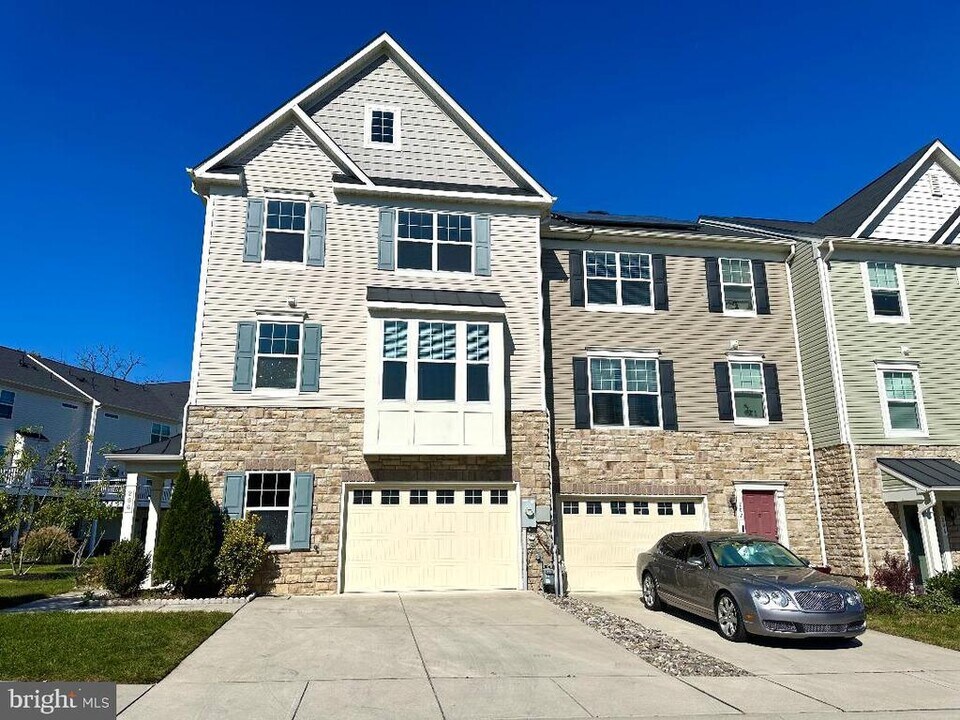 200 Marina View Ct in Baltimore, MD - Building Photo