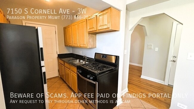 7150 S Cornell Ave in Chicago, IL - Foto de edificio - Building Photo