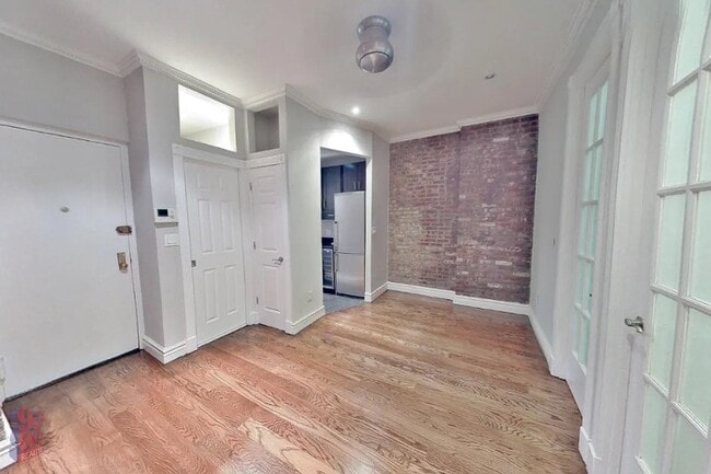 230 E 32nd St, Unit 2C in New York, NY - Foto de edificio - Building Photo