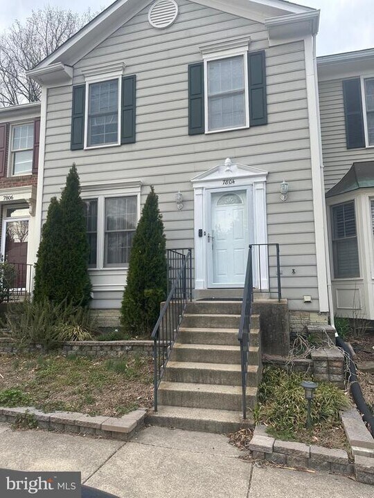 7804 Lambkin Ct in Lorton, VA - Building Photo
