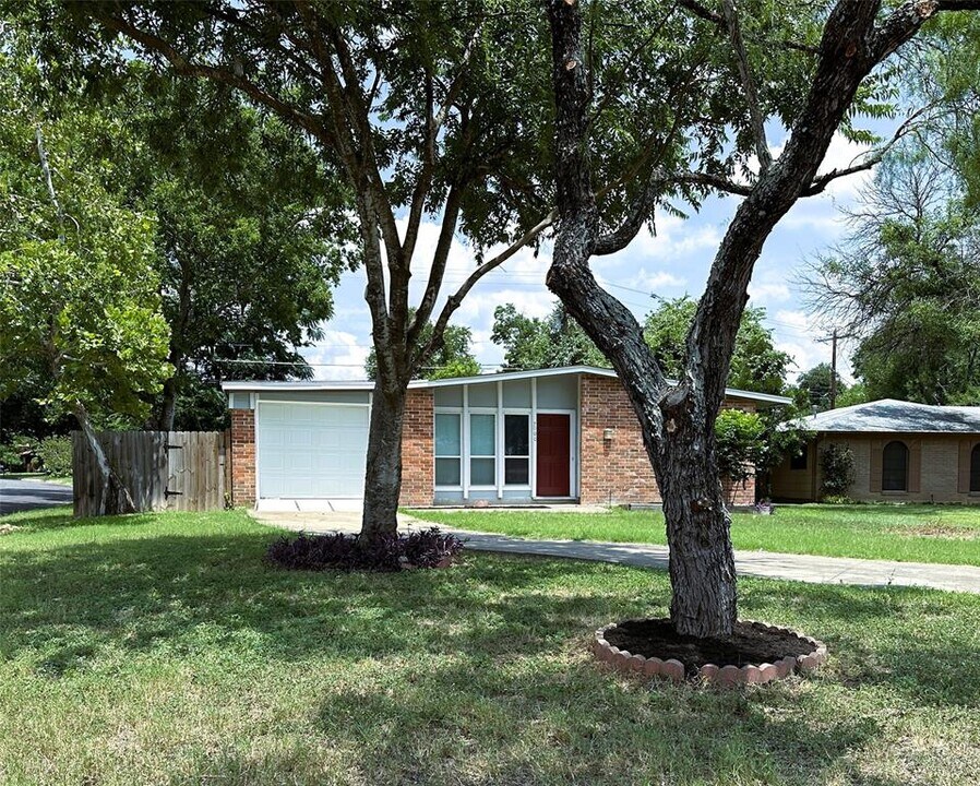 7000 Bryn Mawr Cove in Austin, TX - Building Photo