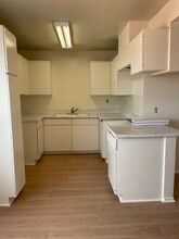 3155 Rosecrans Ave, Unit #21 in Hawthorne, CA - Building Photo - Building Photo
