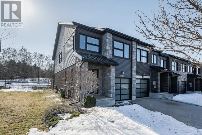 70 Hawkins Dr in Guelph, ON - Building Photo - Building Photo