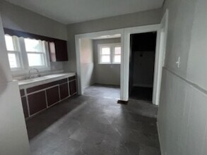 2702 Midland Ave in Syracuse, NY - Building Photo - Building Photo