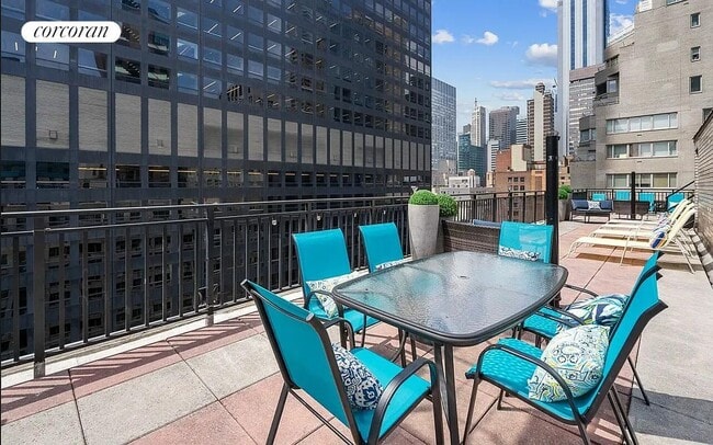 209 E 56th St in New York, NY - Building Photo - Building Photo