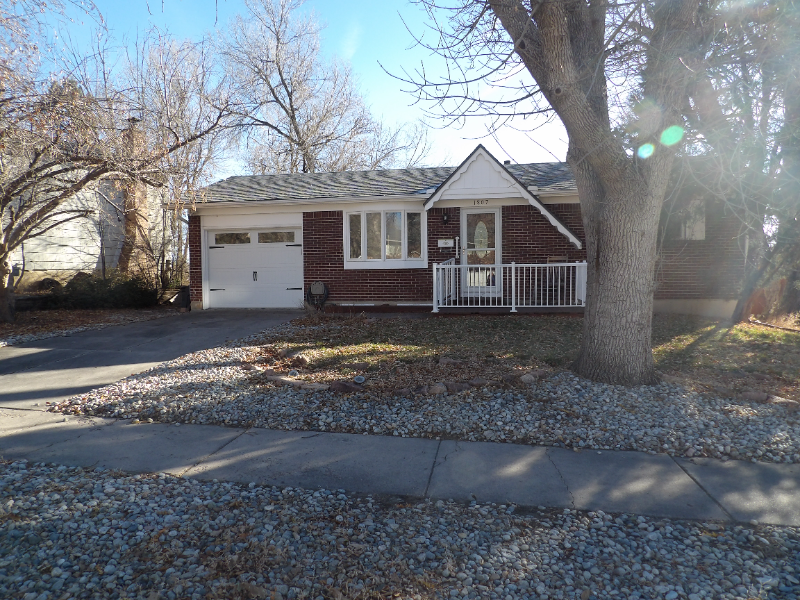 1307 N Kingsley Dr in Colorado Springs, CO - Foto de edificio