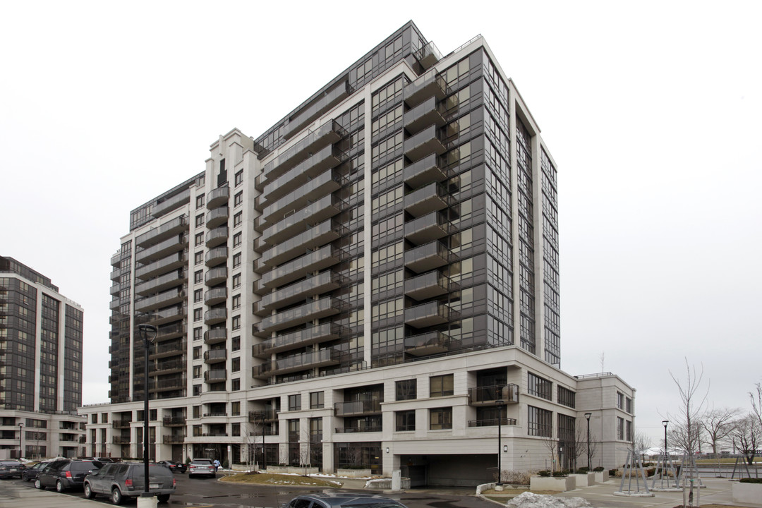 1070 Sheppard Ave W in Toronto, ON - Building Photo