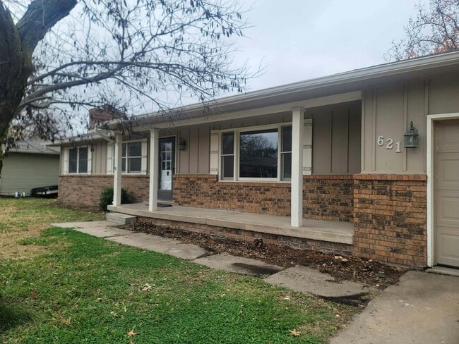 621 Ridgeway Rd in Rose Hill, KS - Building Photo - Building Photo