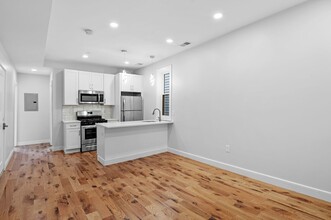 283 Chelsea St, Unit #2 in Boston, MA - Foto de edificio - Building Photo