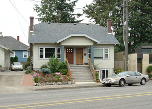 6622-6626 NE Sandy Blvd in Portland, OR - Building Photo - Building Photo