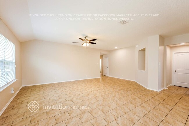 235 Elisabeth Run in San Antonio, TX - Building Photo - Building Photo