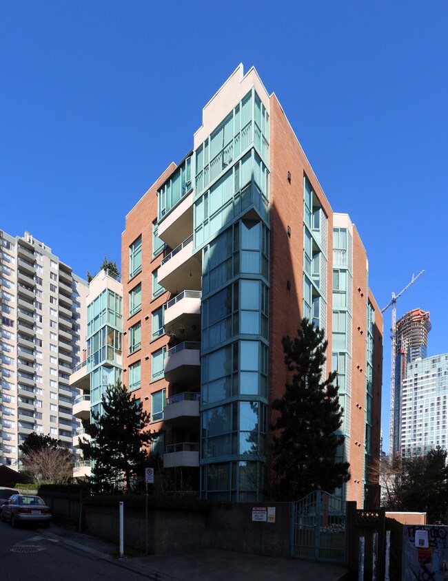 The Regent in Vancouver, BC - Building Photo - Building Photo