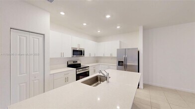 12875 SW 243rd Terrace in Princeton, FL - Building Photo - Building Photo