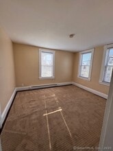 192 Brentwood Ave in Fairfield, CT - Building Photo - Building Photo
