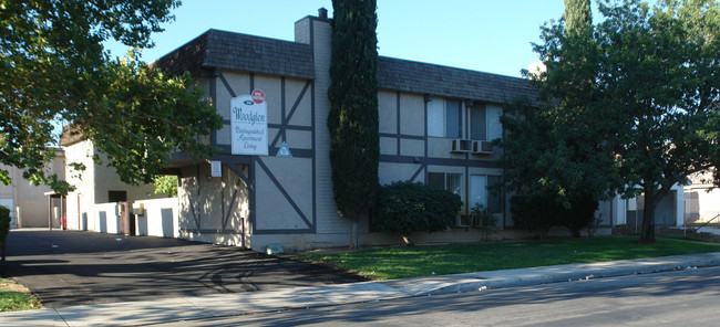 Woodglen Apartments in Palmdale, CA - Building Photo - Building Photo