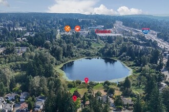 12049 NE 97th St in Kirkland, WA - Foto de edificio - Building Photo