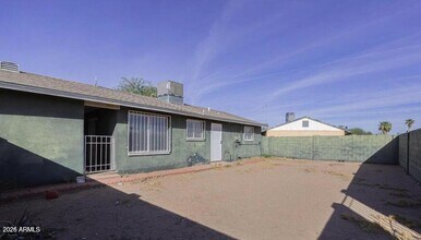 1680 N Cameron St in Casa Grande, AZ - Building Photo - Building Photo