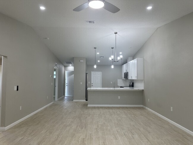 11146 Pendleton Ave in Englewood, FL - Building Photo - Building Photo