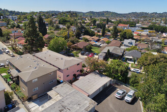 2625 W Avenue 35 in Los Angeles, CA - Building Photo - Building Photo