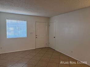 8315 N 61st Ave in Glendale, AZ - Foto de edificio - Building Photo