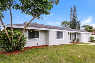 171 SE Floresta Dr in Port St. Lucie, FL - Building Photo - Building Photo